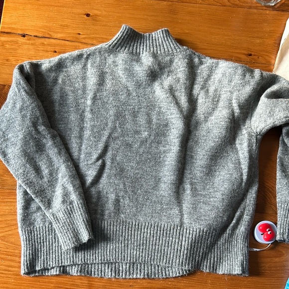 Cutie dog sweater - Picture 3 of 10